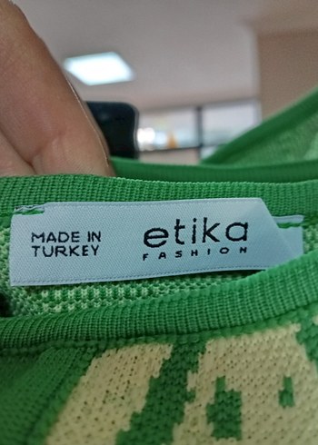 Yeşil Batik Desenli Örme Mini Elbise - Görsel 2