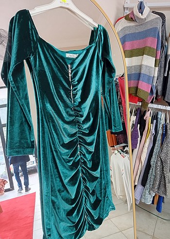 Drapeli V Yaka Parlak Yeşil Midi Elbise - Görsel 3