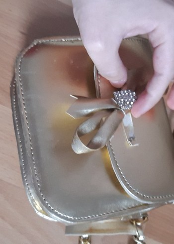Diğer Altın Renk Zincir Detaylı Deri kiz cocuk Çanta