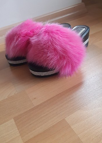 Pembe Kürklü Yüksek Topuklu Kadın Terlik