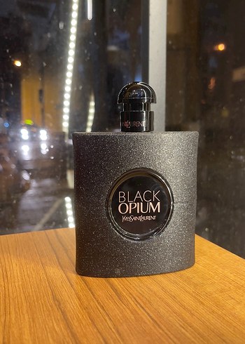 Yves Saint Laurent Black Opium Kadın Parfümü