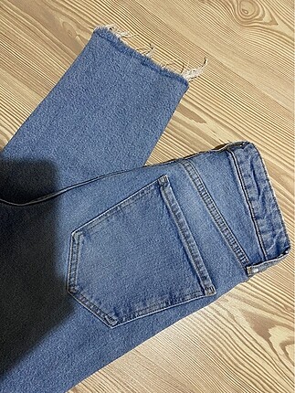 34 Beden mavi Renk Zara jean