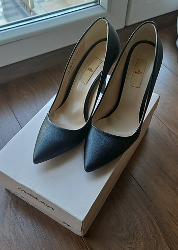 Elle Siyah Stiletto Topuklu Kadın Ayakkabı