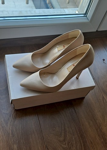 Bej Stiletto Topuklu Kadın Ofis Ayakkabısı