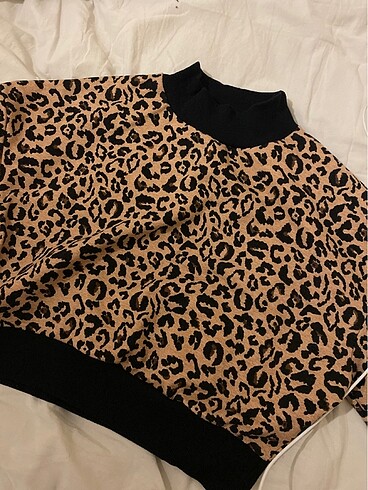 Leopar sweatshirt crop