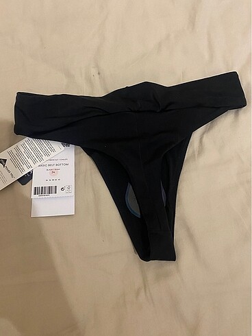 Tanga bikini