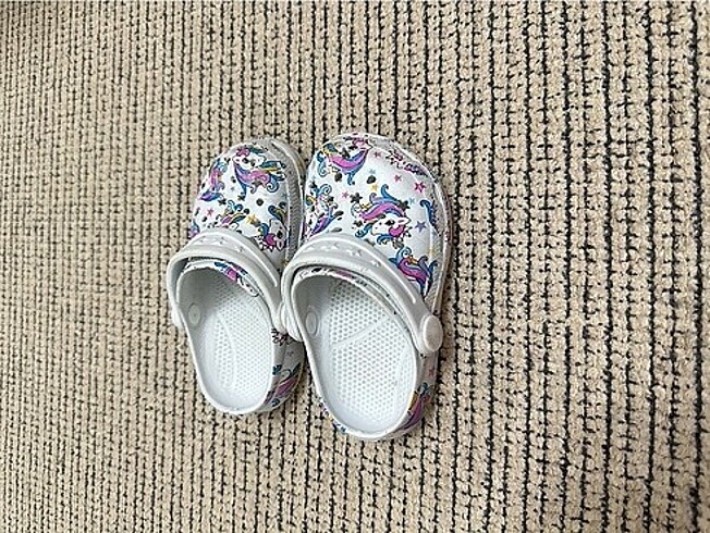 22 Beden 22 numara Kız Çocuk Crocs Terlik