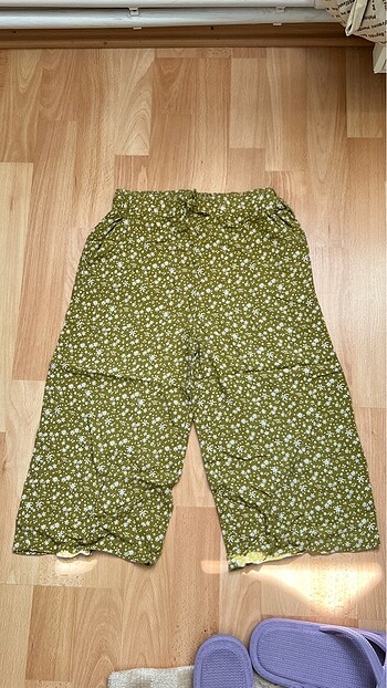 Yeşil beyaz çiçekli 6-7 yaş bol pantalon