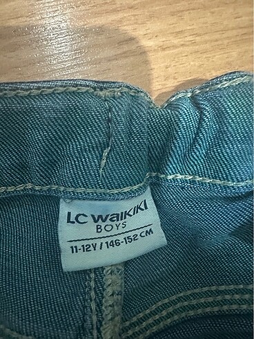 11-12 Yaş Beden Waikiki 11-12 yaş lacivert kot erkek pantalon