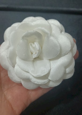 choker ve broş yapmak için çiçek