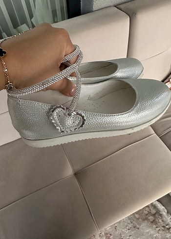 Kız Çocuk Gri Tokalı Babet Ayakkabı