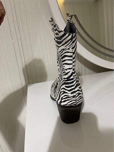 Hotiç Zebra bot