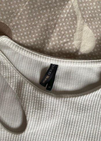 Beyaz Kısa Kollu Fitted Triko Kadın Tişört - Görsel 2