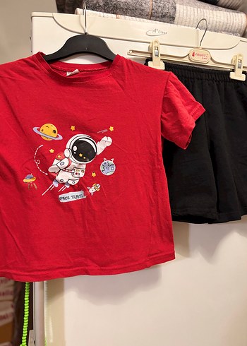 Erkek Çocuk Kırmızı Astronot Baskılı Tişört