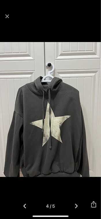l Beden siyah Renk Bershka yıldız sweatshirt