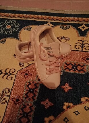 Toz pembe spor ayakkabı