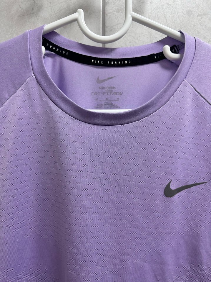 Mor Nike Kadın Spor Tişörtü - Görsel 2