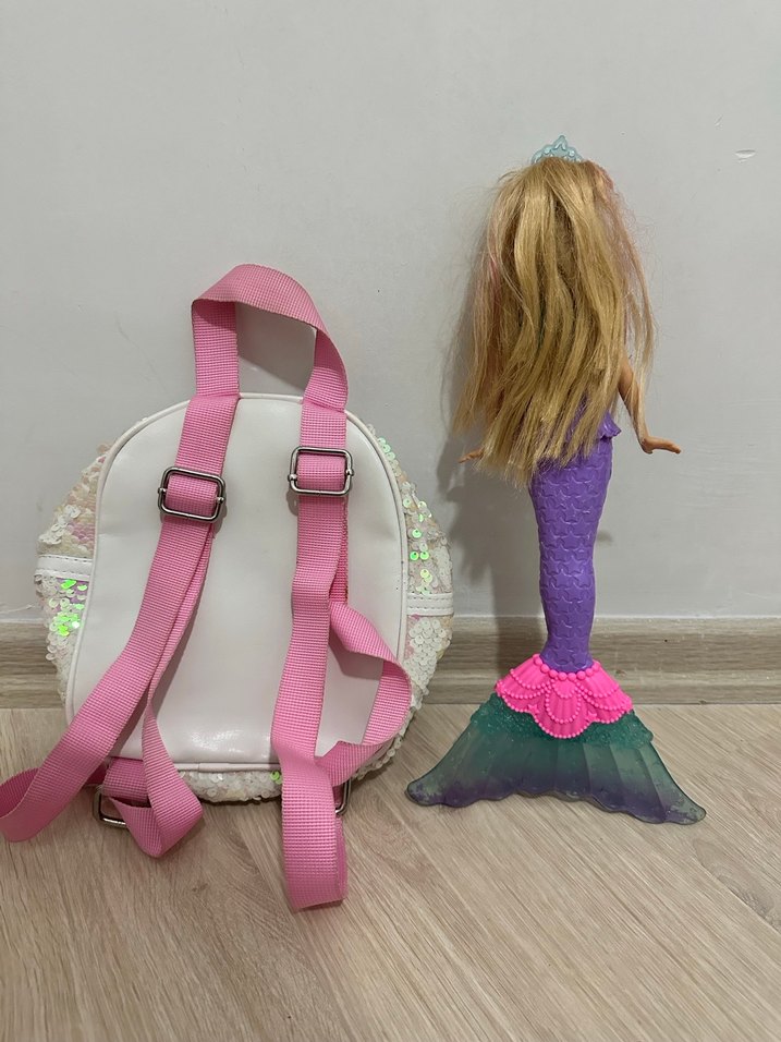 Işıklı Deniz Kızı Bebek ve Sırt Çantası - Görsel 2