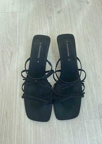 40 Beden siyah Renk Stradivarius Siyah İnce Topuklu Kadın Sandalet