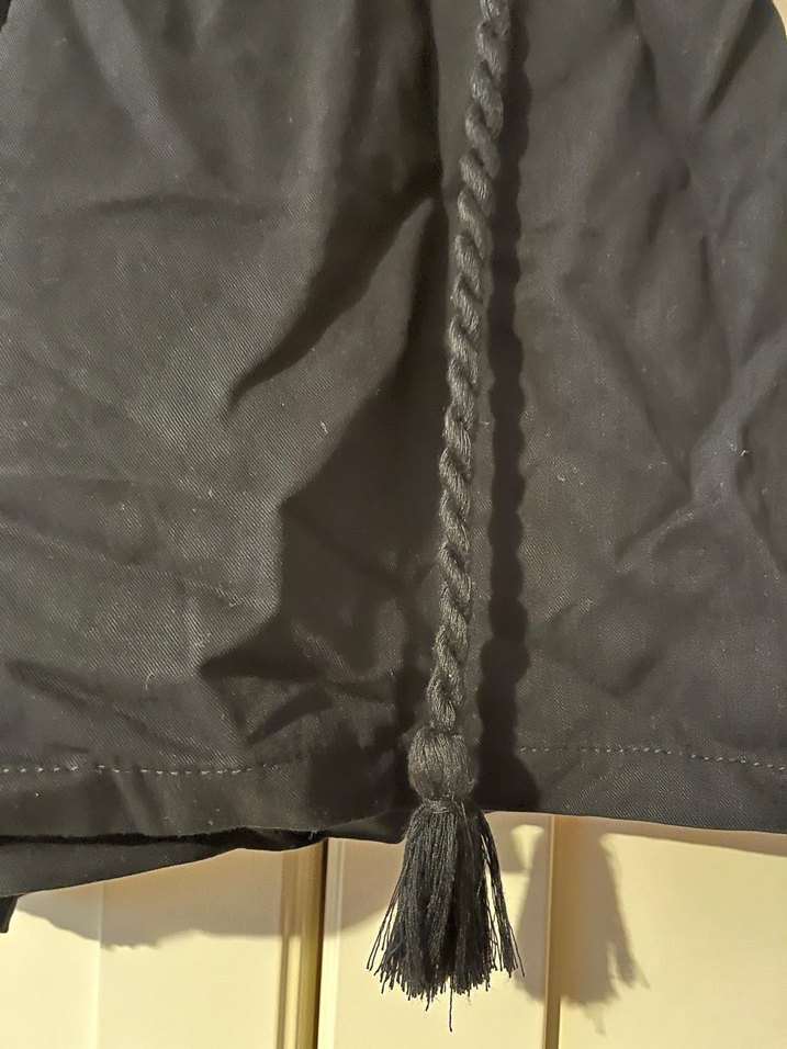 LCW 
Siyah Püsküllü Midi Şort - Görsel 5