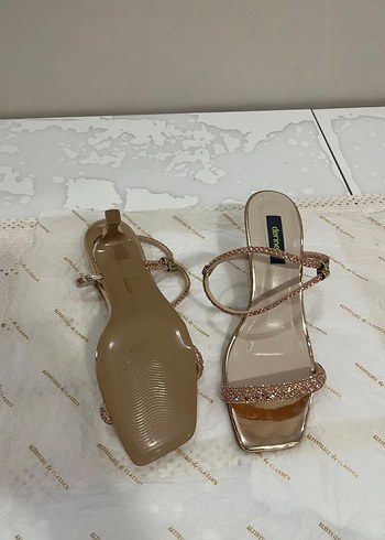 Kısa Topuklu Ayakkabı - Görsel 3