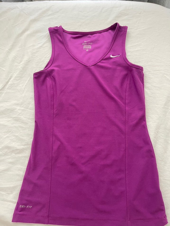 Nike V Yaka Mor Dri-Fit Spor Elbise - Görsel 2