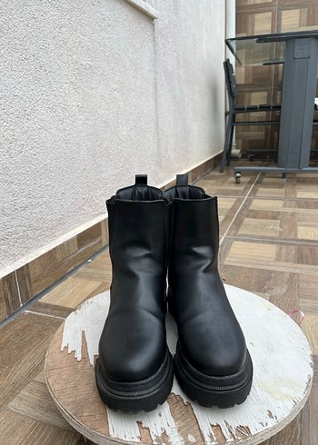 38 Beden Siyah Deri Kadın Topuklu Bot