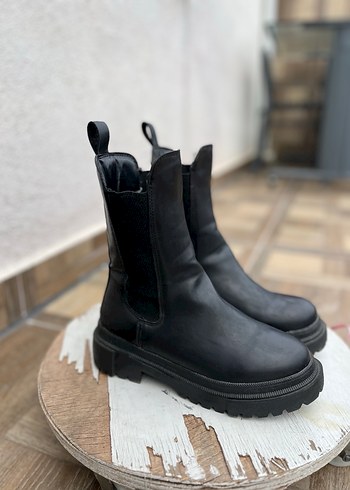 Bershka Siyah Kadın Lastik Bot, Kalın Topuklu