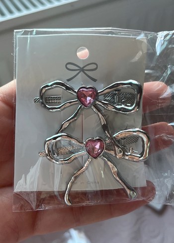 Pembe Kalp Detaylı Metal Fiyonk Toka Seti