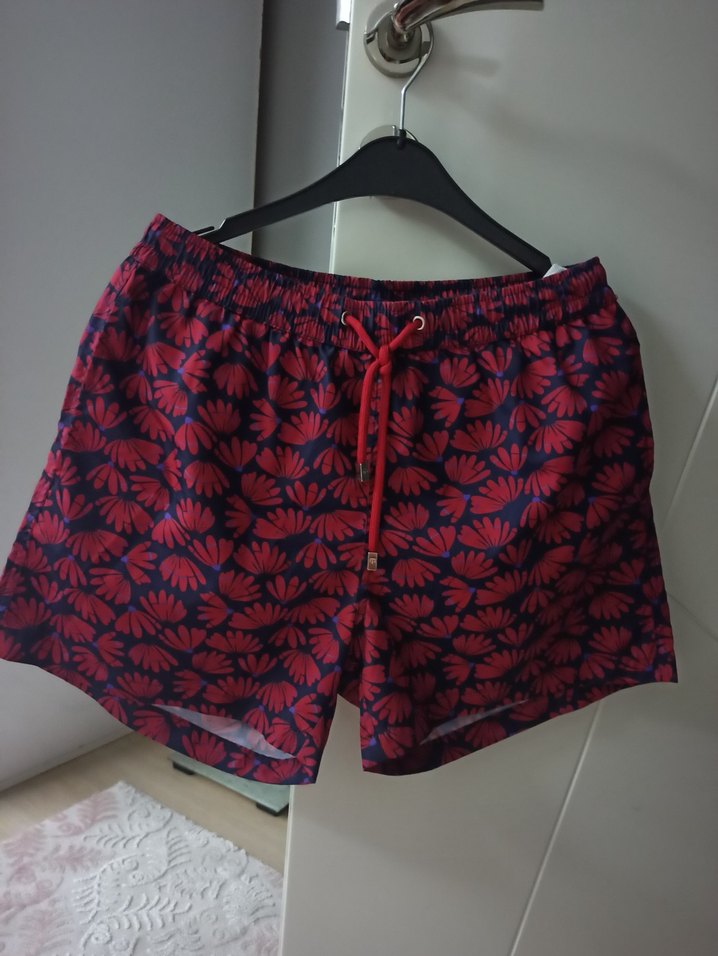 Düğmeli Kırmızı Bağcıklı Erkek Mini Mayo - Görsel 2