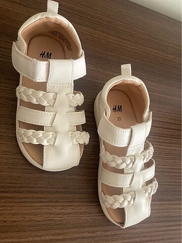 H&M marka kız çocuk sandalet