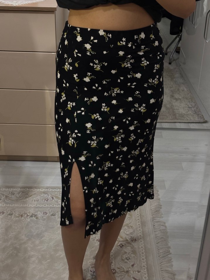Siyah Çiçek Desenli Uzun Salaş Etek - Görsel 4