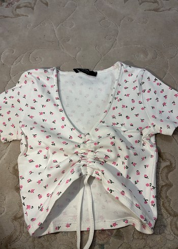 Düğmeli V Yaka Çiçek Desenli Kısa Kollu Kadın Tişört - Görsel 2