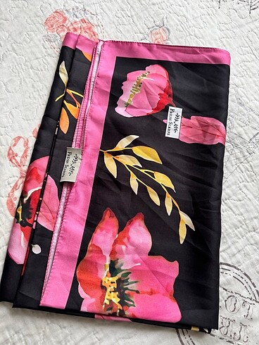 FRESH SCARFS DESENLİ TWİLL ŞAL