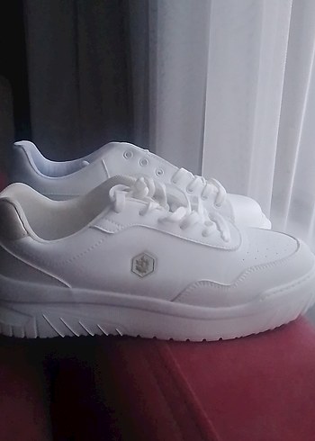 Beyaz Bağcıklı Kadın Spor Ayakkabı - Görsel 2