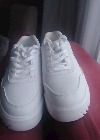 Beyaz Bağcıklı Kadın Spor Ayakkabı - Görsel 4