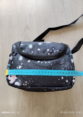 Çocuklar İçin Termo Beslenme Çantası Siyah Uzay Temalı - Görsel 4