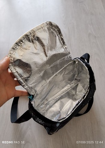 Çocuklar İçin Termo Beslenme Çantası Siyah Uzay Temalı - Görsel 2