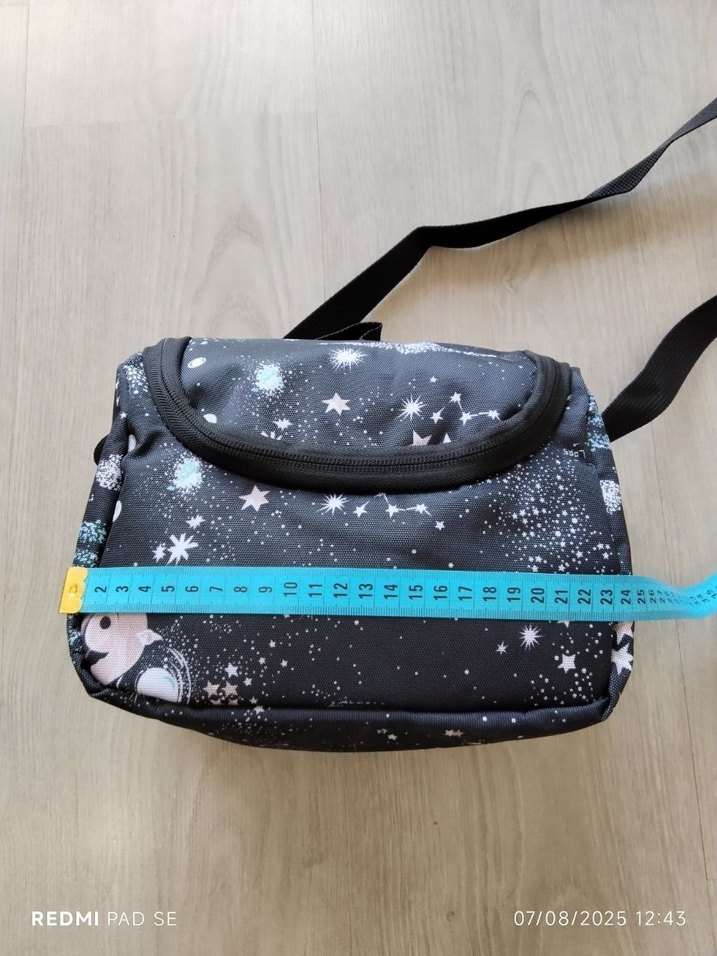 Çocuklar İçin Termo Beslenme Çantası Siyah Uzay Temalı - Görsel 4