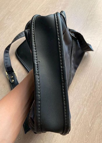 Beden siyah Renk Samsonite askılı çanta