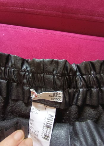 cocuk Siyah Deri Kemerli Mini Şort - Görsel 3