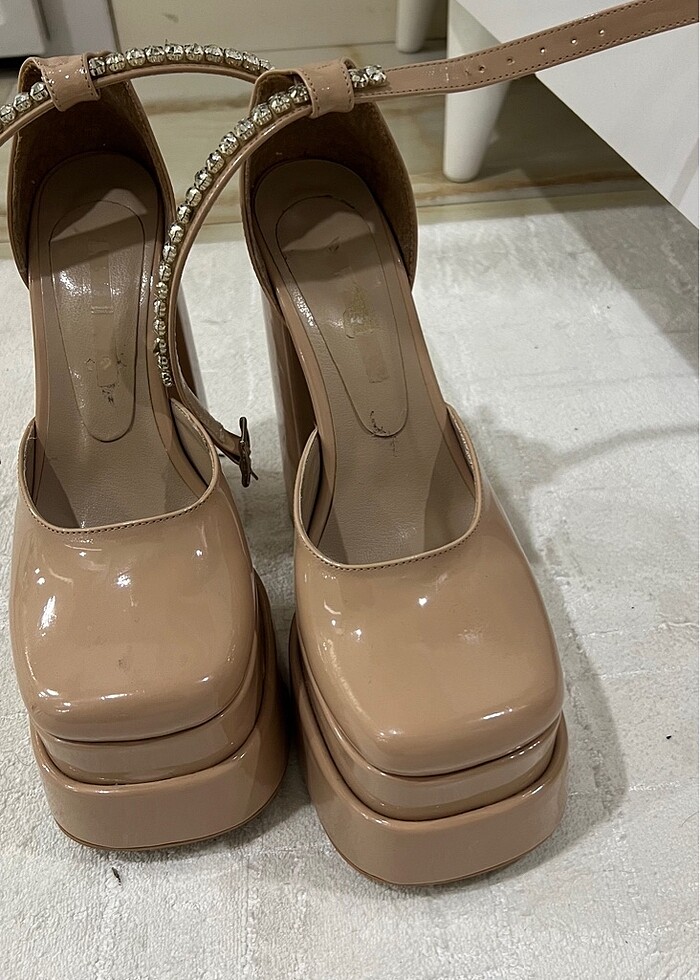 Topuklu ayakkabı - Görsel 2