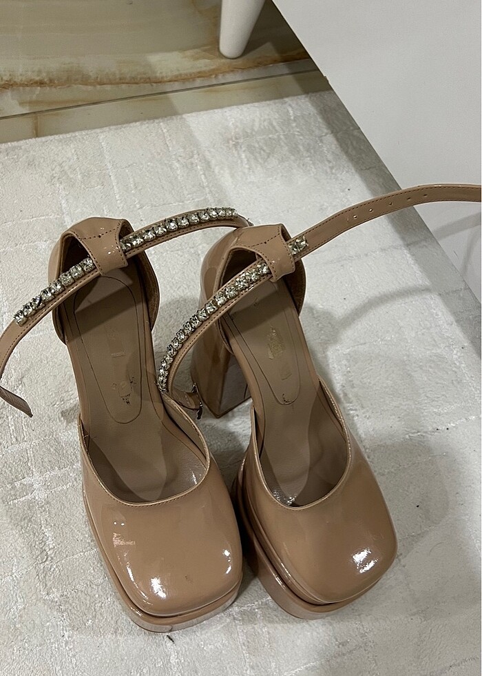 Topuklu ayakkabı - Görsel 3