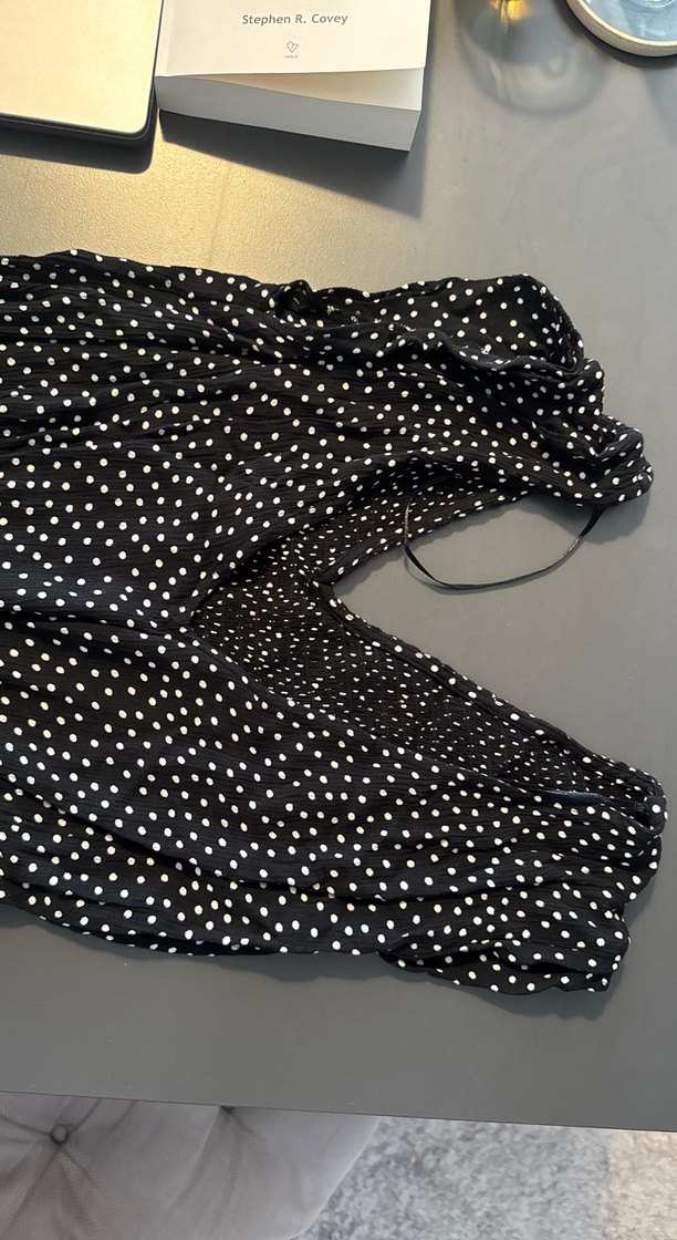 Puantiye Desenli V Yaka Kısa Tulum - Görsel 2