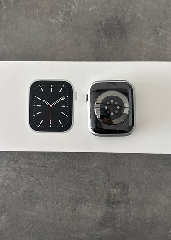 Apple Watch series 6 Gümüş Akıllı Saat ve Şarj Kablosu - Görsel 4