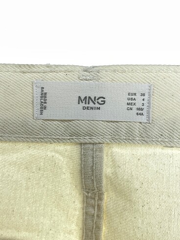 38 Beden beyaz Renk Mango Mini Şort %70 İndirimli.