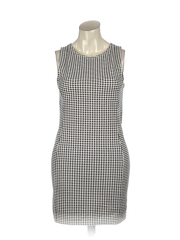 PreLoved Kısa Elbise %70 İndirimli.