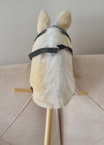 Beden Sesli Bej Sopalı Peluş At Oyuncak