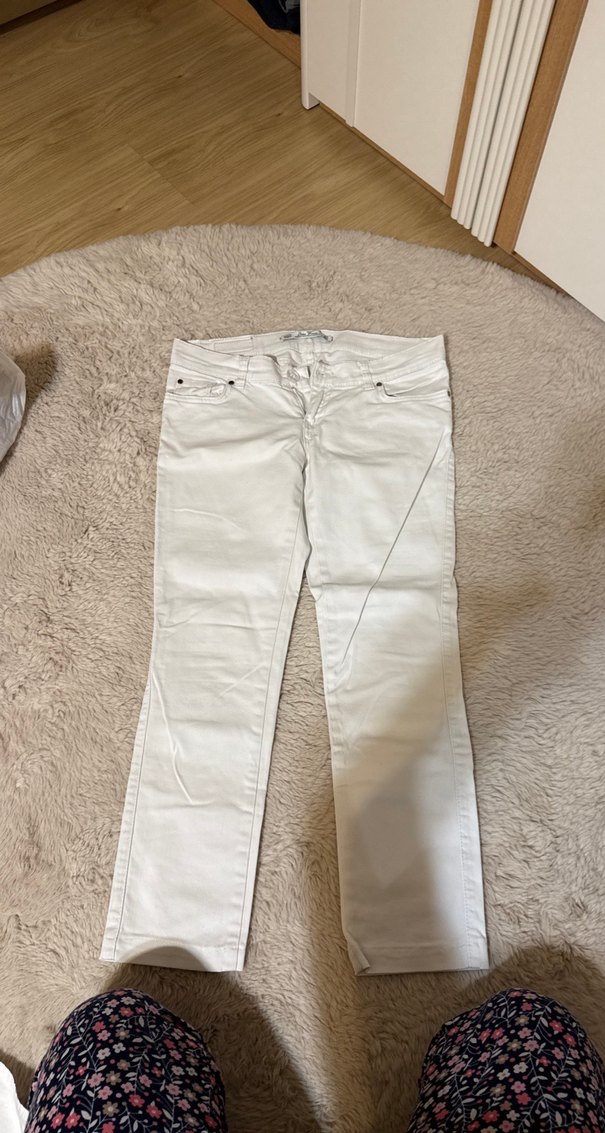 Beyaz Kadın Kumaş Pantolon Midi Boy duşuk bel - Görsel 2