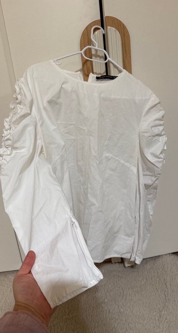 Kol ortası büzgülü beyaz Keten Bluz, Fırfırlı, Yüksek Yaka - Görsel 4